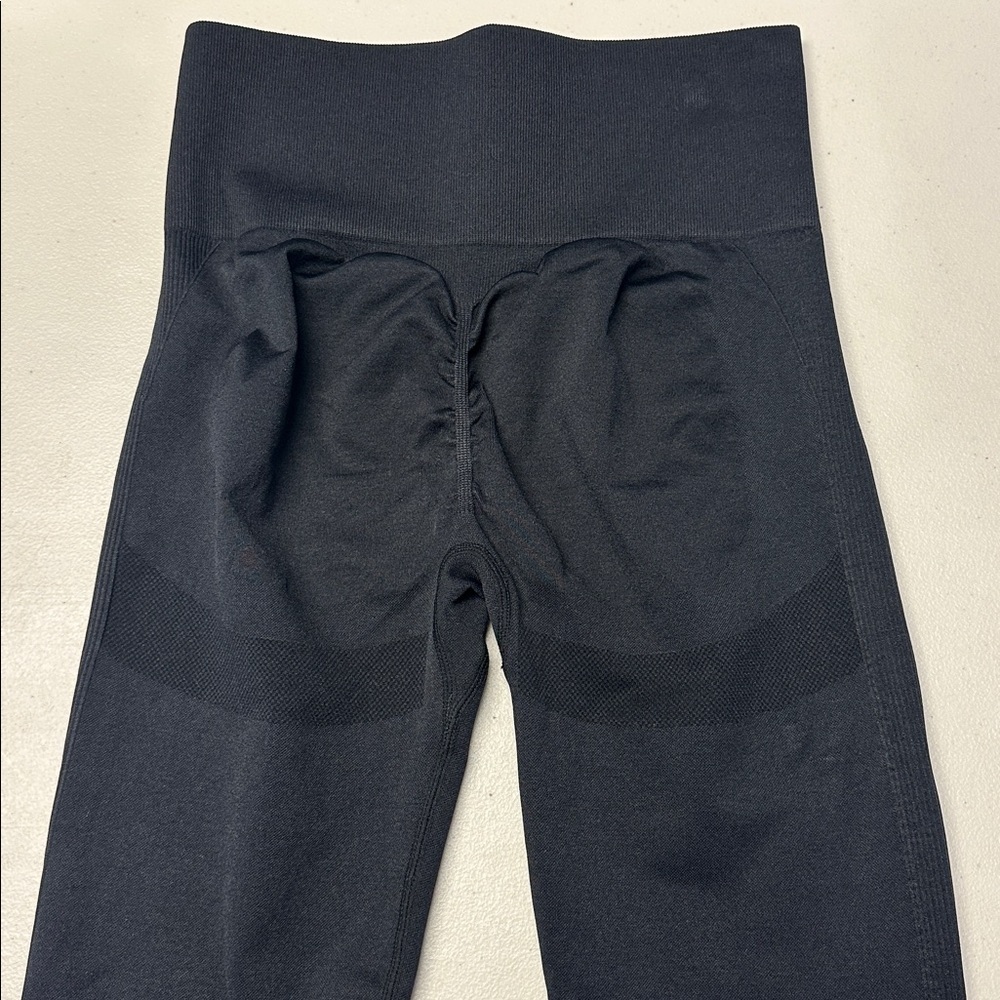 Black Booty Sculpting Leggings - Picture 4 of 6